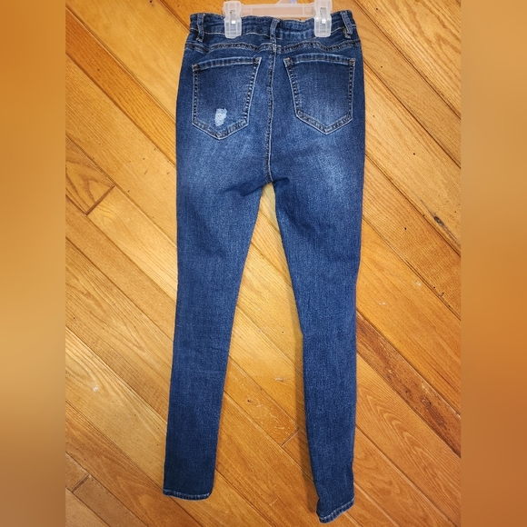 Almost famous size 3 medium wash ripped skinny jeans - Picture 6 of 9